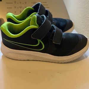 Nike toddler boy shoes size 10c